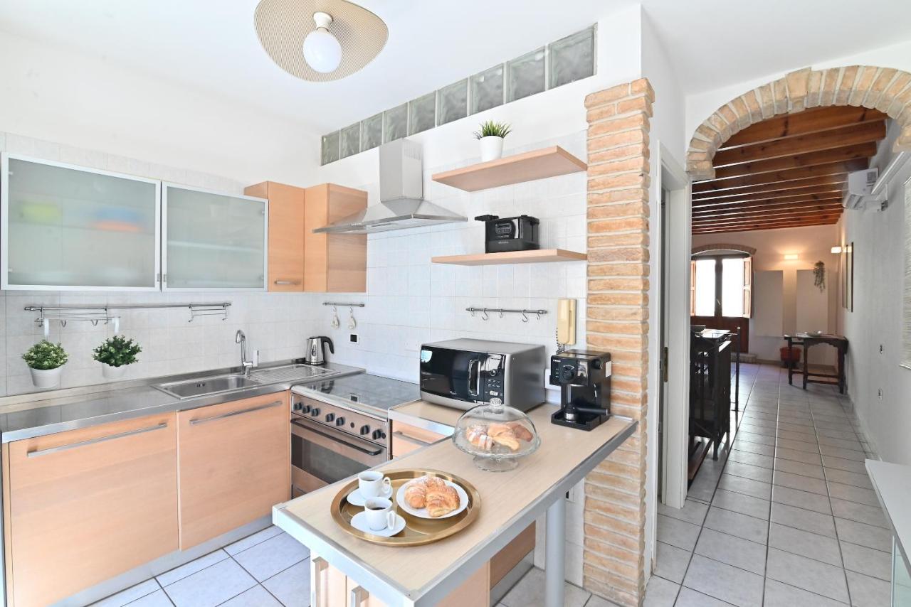 Izzhome Full Center Terrace Cagliari Luaran gambar